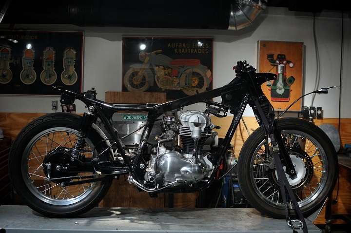 Kawasaki-W650-Cafe-Racer-Bean-Revival-Cycles-2