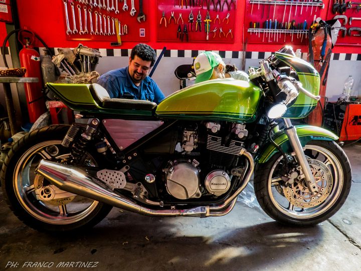 Kawasaki Zephyr 550 Cafe Racer by Dino Maltoni